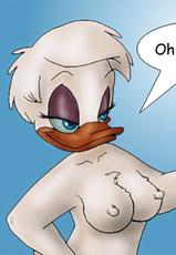 Daisy Duck-